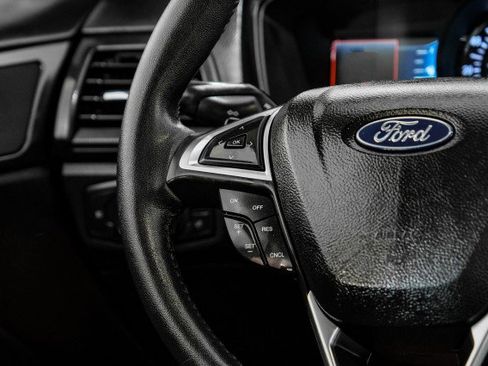 Used 2018 Ford Fusion SE w/ Equipment Group 201A FWD image 14