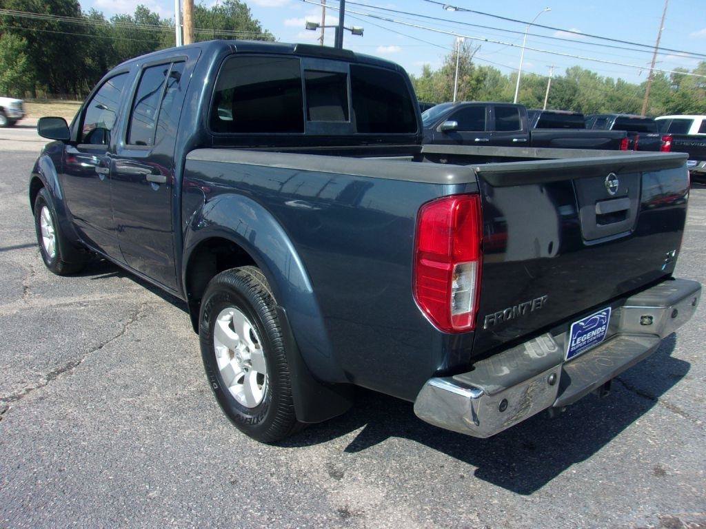 Used 2017 Nissan Frontier SV w/ SV Value Truck Package RWD image 6