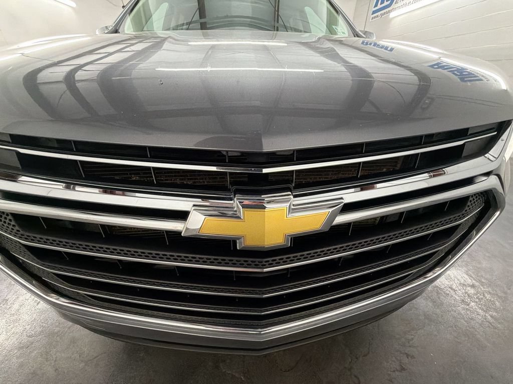 Used 2021 Chevrolet Traverse LT FWD image 29