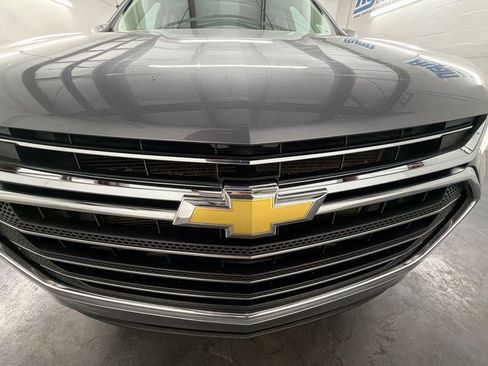 Used 2021 Chevrolet Traverse LT FWD image 29