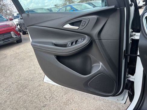 Used 2025 Buick Encore GX Preferred FWD image 18