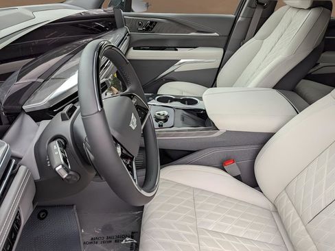 New 2025 Cadillac Escalade IQ Sport 1 w/ LPO, ONYX Package AWD/4WD image 8