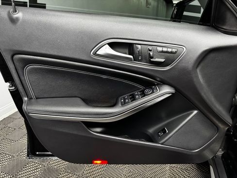 Used 2015 Mercedes-Benz GLA 250 image 38