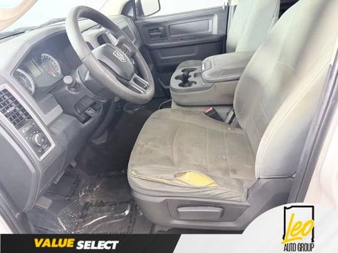 Used 2017 RAM 1500 Express AWD/4WD image 10