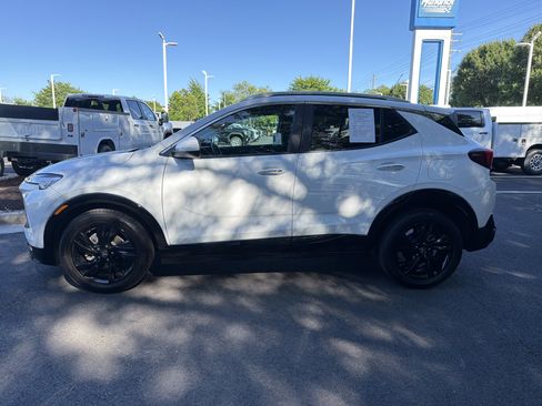 Used 2024 Buick Encore GX Sport Touring FWD image 7