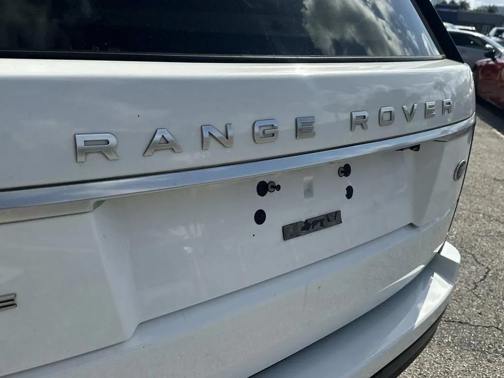 Used 2017 Land Rover Range Rover HSE AWD/4WD image 10