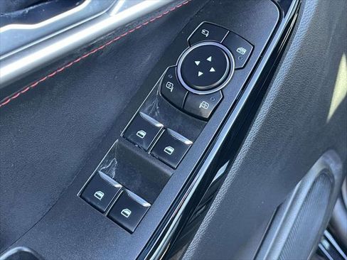 Used 2023 Ford Explorer ST-Line w/ Class IV Trailer Tow Package image 17