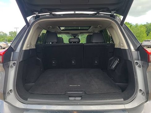 Used 2024 Nissan Rogue SV w/ SV Premium Package FWD image 31