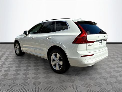 Used 2022 Volvo XC60 B5 Momentum image 8