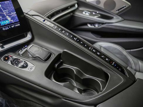 Used 2022 Chevrolet Corvette Stingray Premium Conv w/ Z51 Performance Package RWD image 16