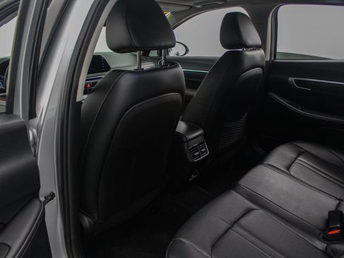 Used 2021 Hyundai Sonata Limited w/ Preferred Accessory Package FWD image 14