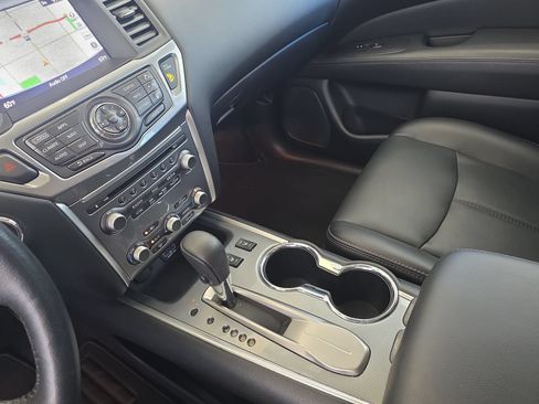 Used 2018 Nissan Pathfinder SL FWD image 25
