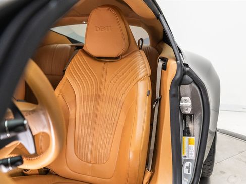 Used 2017 Aston Martin DB11 V12 RWD image 35