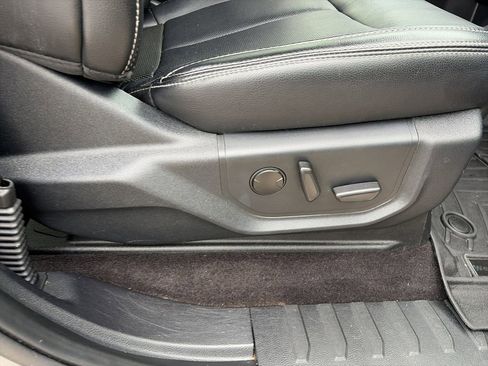 Used 2020 Ford F150 Lariat RWD image 38