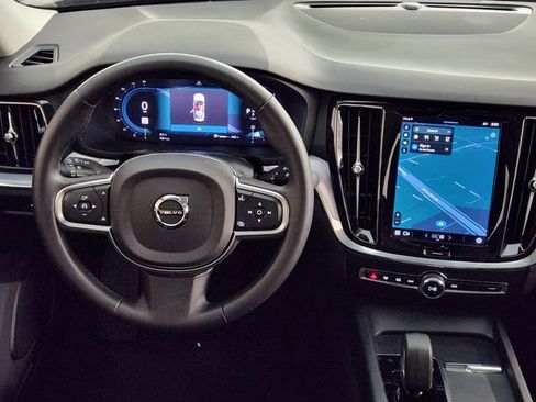 Used 2024 Volvo S60 B5 Core image 28