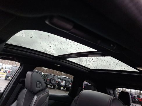 Used 2023 Acura MDX A-Spec image 15