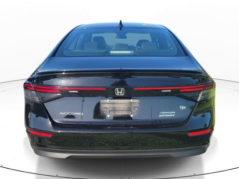 Used 2025 Honda Accord Sport image 6