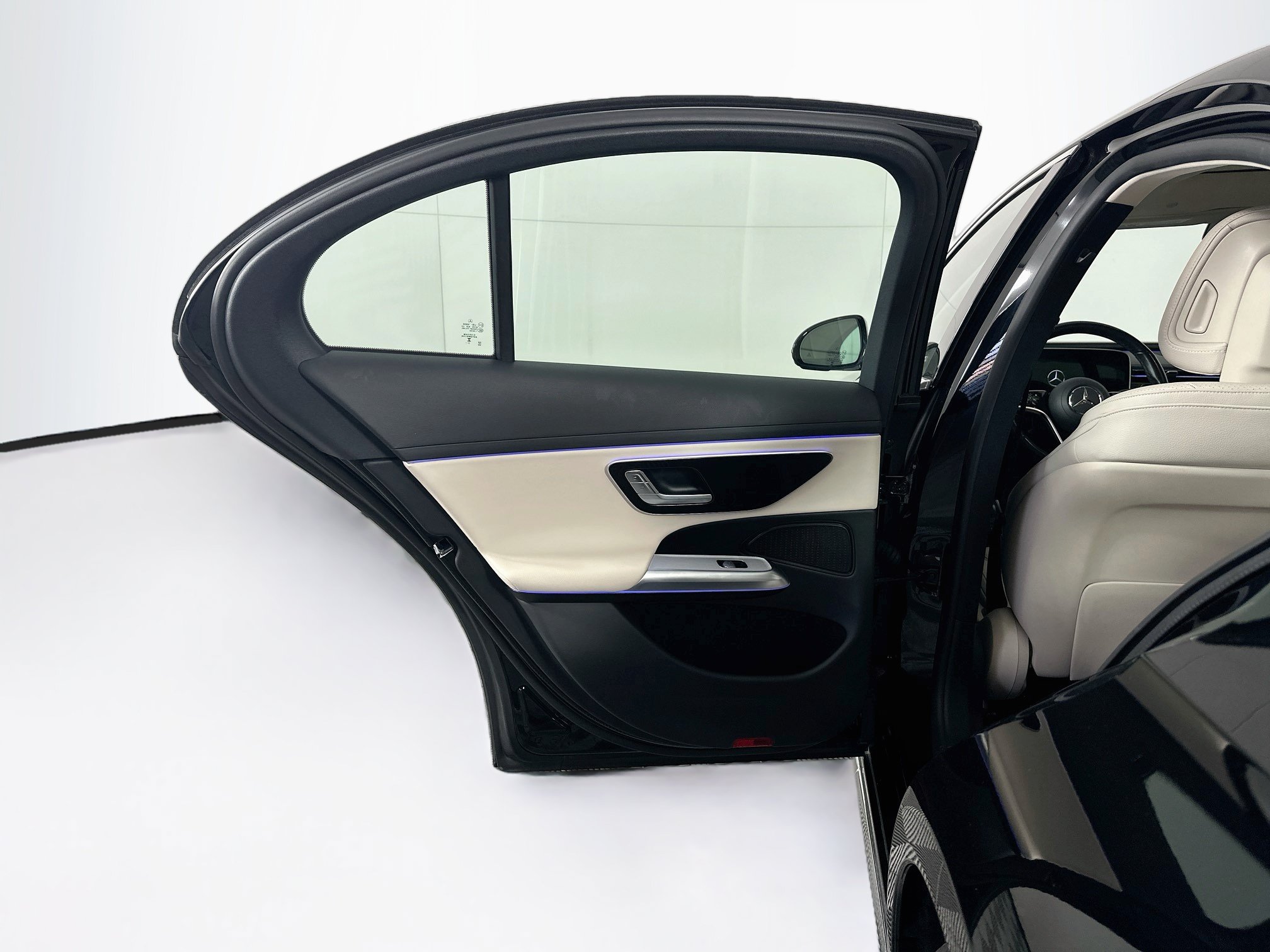 Used 2025 Mercedes-Benz E 350 Sedan w/ Winter Package image 28