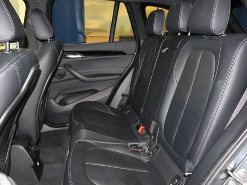 Used 2018 BMW X1 xDrive28i image 9