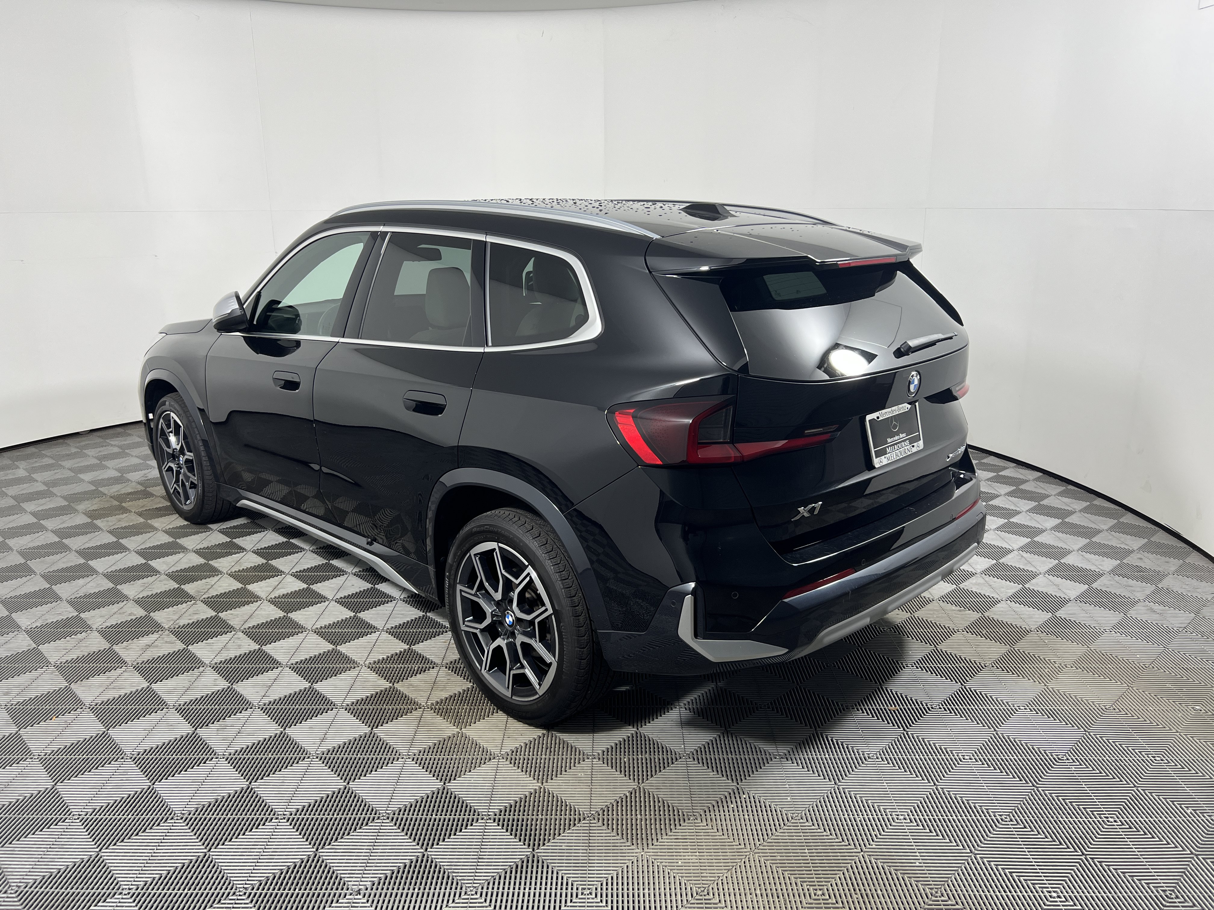 Used 2024 BMW X1 xDrive28i w/ Convenience Package AWD/4WD image 3