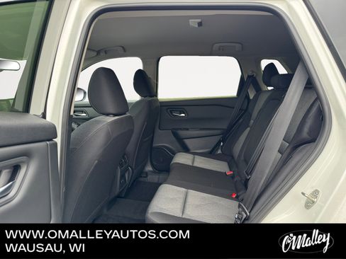 Used 2025 Nissan Rogue SV AWD/4WD image 11