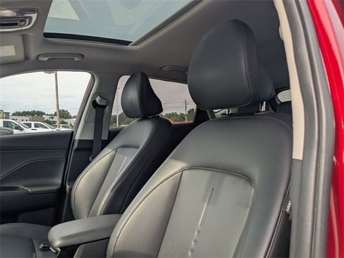 Used 2024 Hyundai Kona Limited image 13