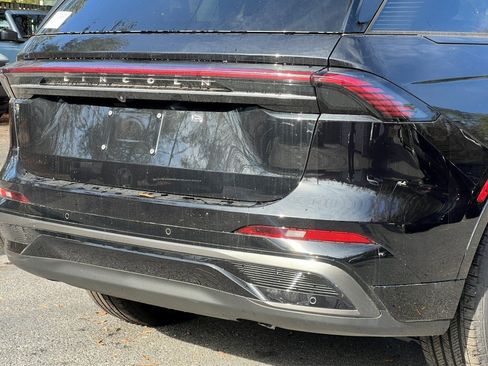 New 2026 Lincoln Nautilus Reserve w/ Jet Appearance Package image 5