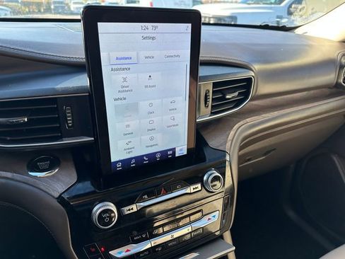 Used 2022 Ford Explorer Platinum w/ Equipment Group 601A image 29