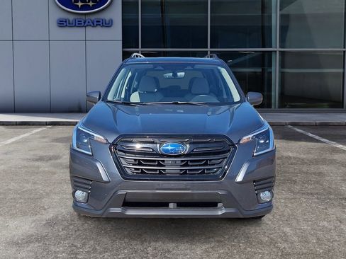 Used 2022 Subaru Forester Premium image 3