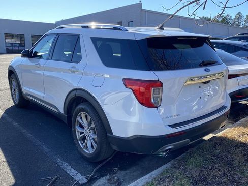 Used 2023 Ford Explorer Limited image 3