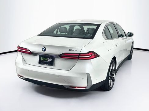Used 2024 BMW 530i w/ Premium Package RWD image 9