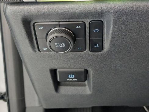 Used 2025 Ford Expedition Platinum AWD/4WD image 16