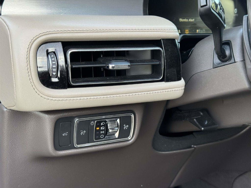 Used 2021 Lincoln Aviator AWD w/ Elements Package image 10