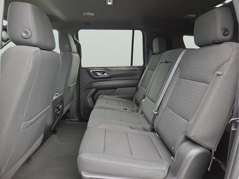 Used 2021 Chevrolet Suburban LS RWD image 11