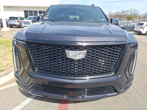 Used 2025 Cadillac Escalade Sport w/ LPO, ONYX Package image 9