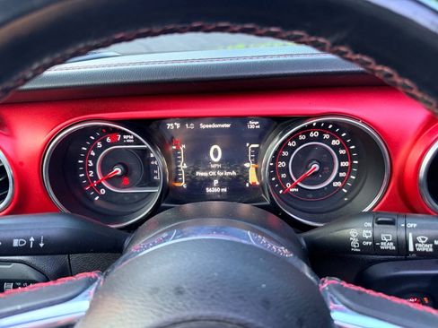Used 2020 Jeep Wrangler Unlimited Rubicon w/ Dual Top Group AWD/4WD image 17