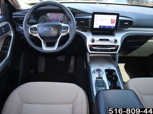 Used 2024 Ford Explorer XLT image 12