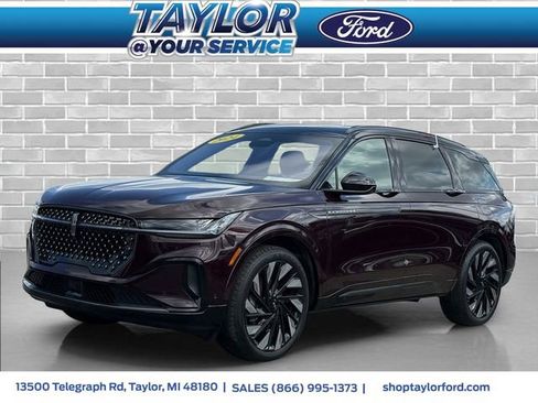 Used 2024 Lincoln Nautilus Reserve w/ Equipment Group 202A image 1