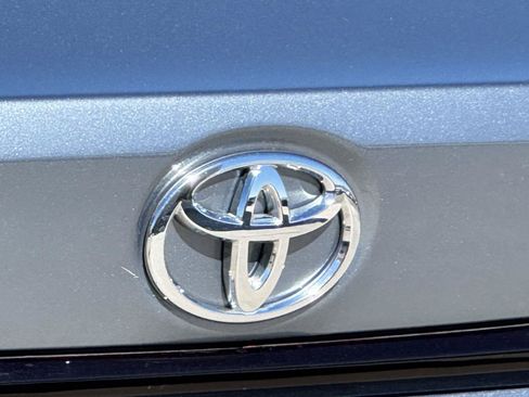 Used 2022 Toyota Corolla LE FWD image 14