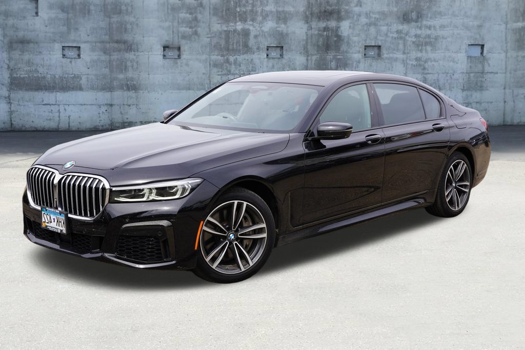 Used 2020 BMW 750i xDrive w/ Executive Package AWD/4WD image 2