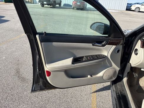 Used 2013 Chevrolet Impala LTZ image 22