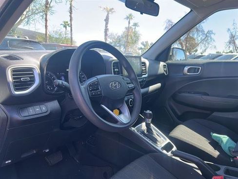 Used 2021 Hyundai Venue SE image 13