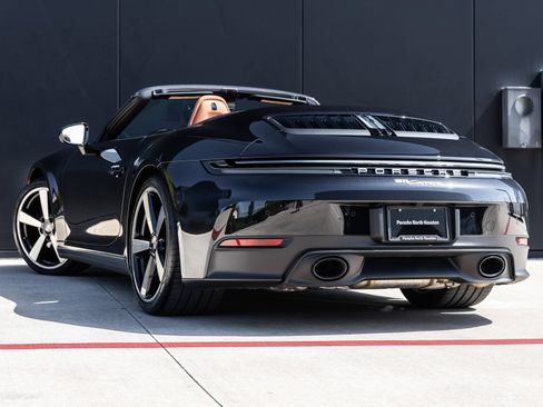 Used 2025 Porsche 911 Carrera RWD image 3