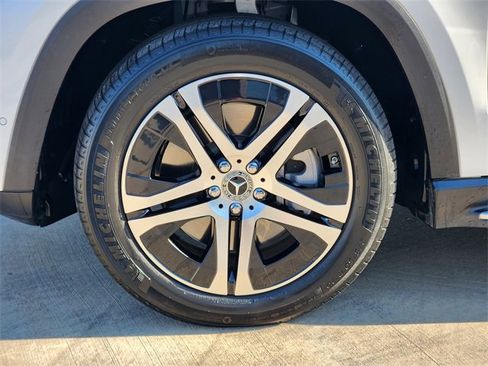 Used 2022 Mercedes-Benz GLS 450 4MATIC image 8