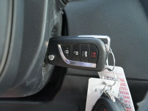 Used 2023 Toyota Corolla LE image 8