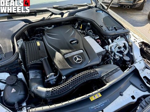 Used 2017 Mercedes-Benz E 300 4MATIC image 5