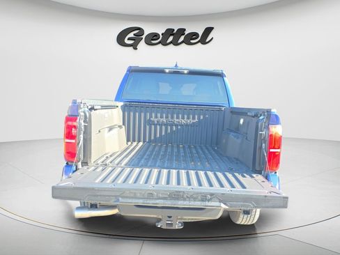 Used 2025 Toyota Tacoma SR5 AWD/4WD image 9
