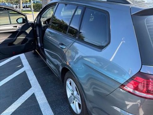 Used 2018 Volkswagen Golf SE FWD image 5