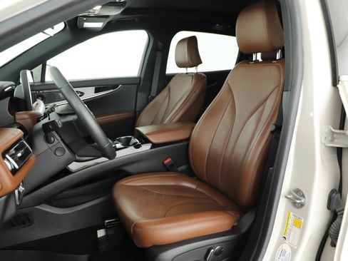 Used 2022 Lincoln Nautilus Reserve FWD image 8