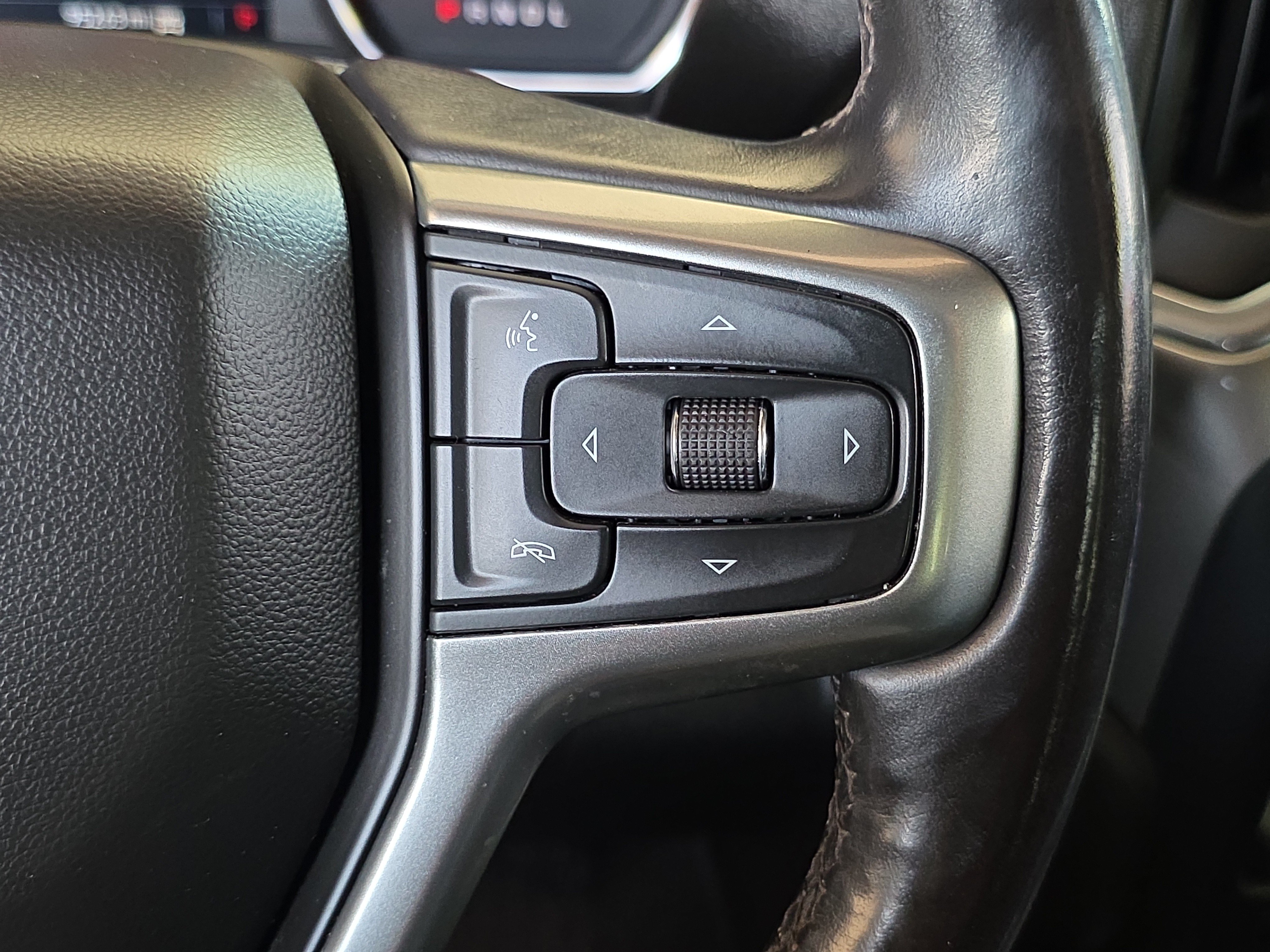 Used 2020 Chevrolet Silverado 1500 LT Trail Boss AWD/4WD image 15